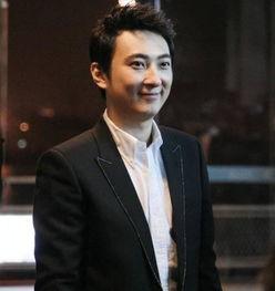 张奕聪恋情爆料最新消息,神秘女友身份揭晓，甜蜜细节引热议